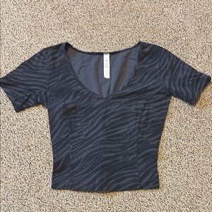 lululemon athletica Gray Short Sleeve Fitted Crop Top